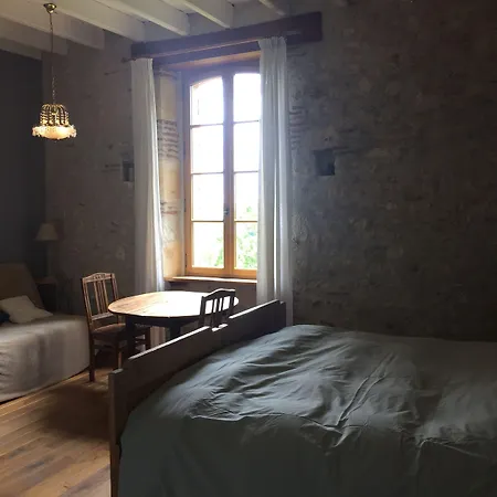 Les Huguets 3*