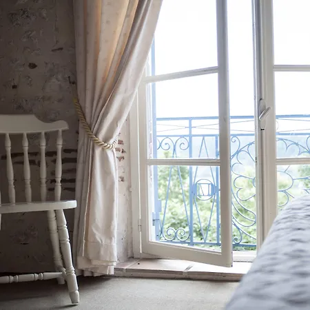 Les Huguets Bed & Breakfast 3*