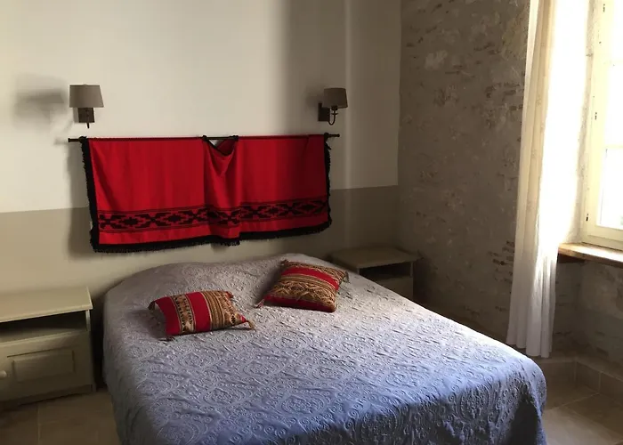 فندق مبيت وإفطار Les Huguets