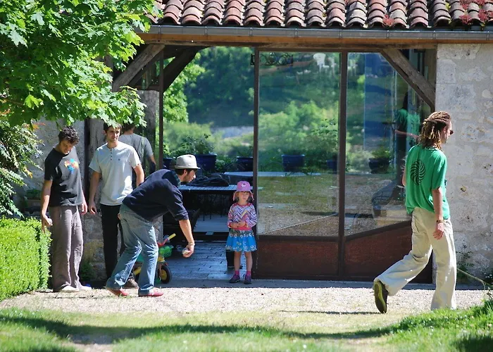 Les Huguets ベッド・アンド・ブレックファスト 3*